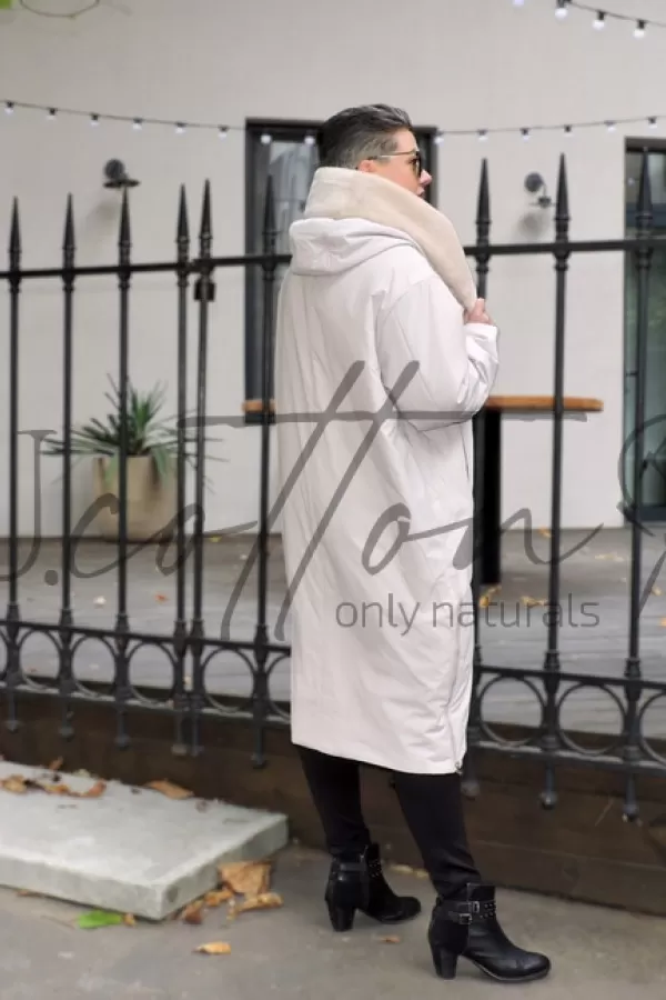 Пальто жіноче об'ємне світло-бежеве White Pearl оversize