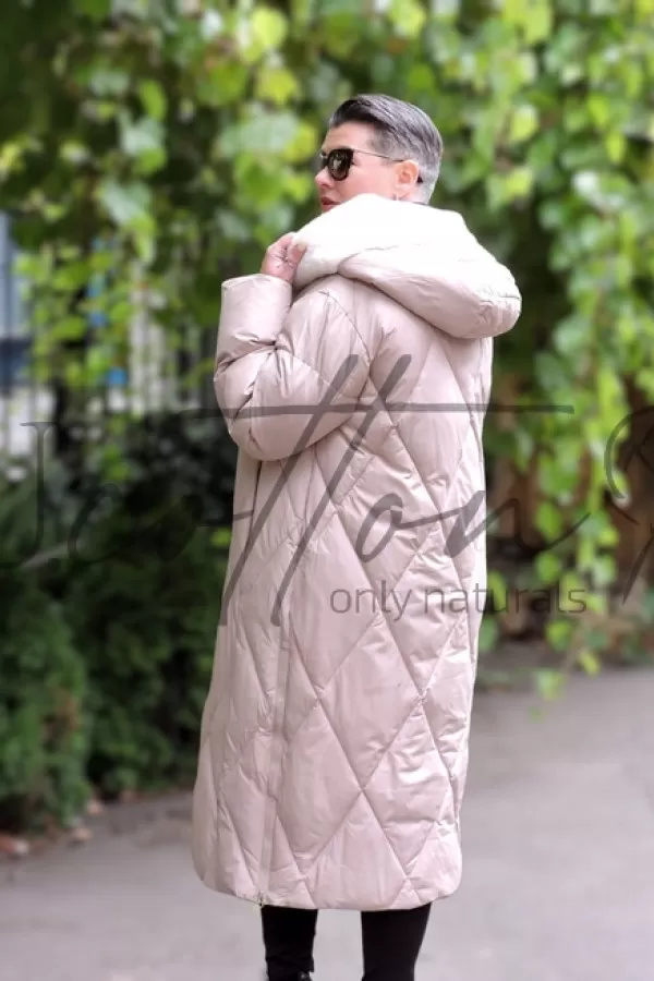Пуховик жіночий об'ємний стьобаний Пудровий Ромб оversize