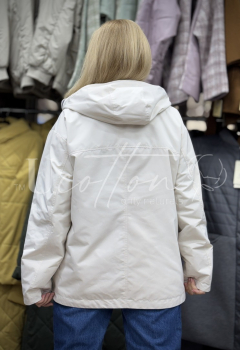 Куртка-вітровка жіноча з водовідштовхувальної мембранної плащівки Вершкове Морозиво 1190