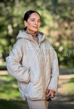 Жіноча демісезонна куртка з рукавом реглан Крем Брюле