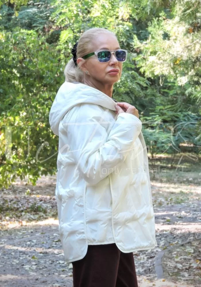 Демісезонна жіноча куртка напівманто Вершкове Жабо (Жатка) 2841