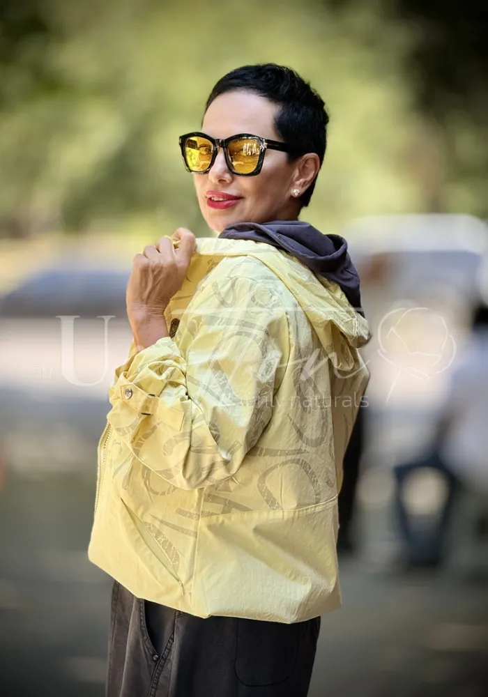 Легка базова коттонова жіноча куртка (вітровка) натуральна Травневе Сонце 836