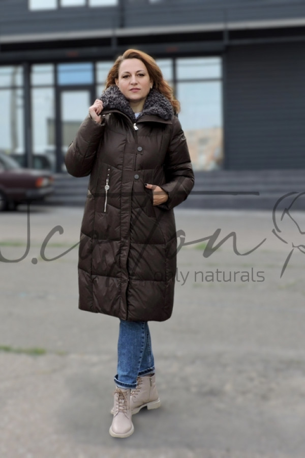 Пуховик оливковий (подовжене пальто) з коміром з екохутра під овчину